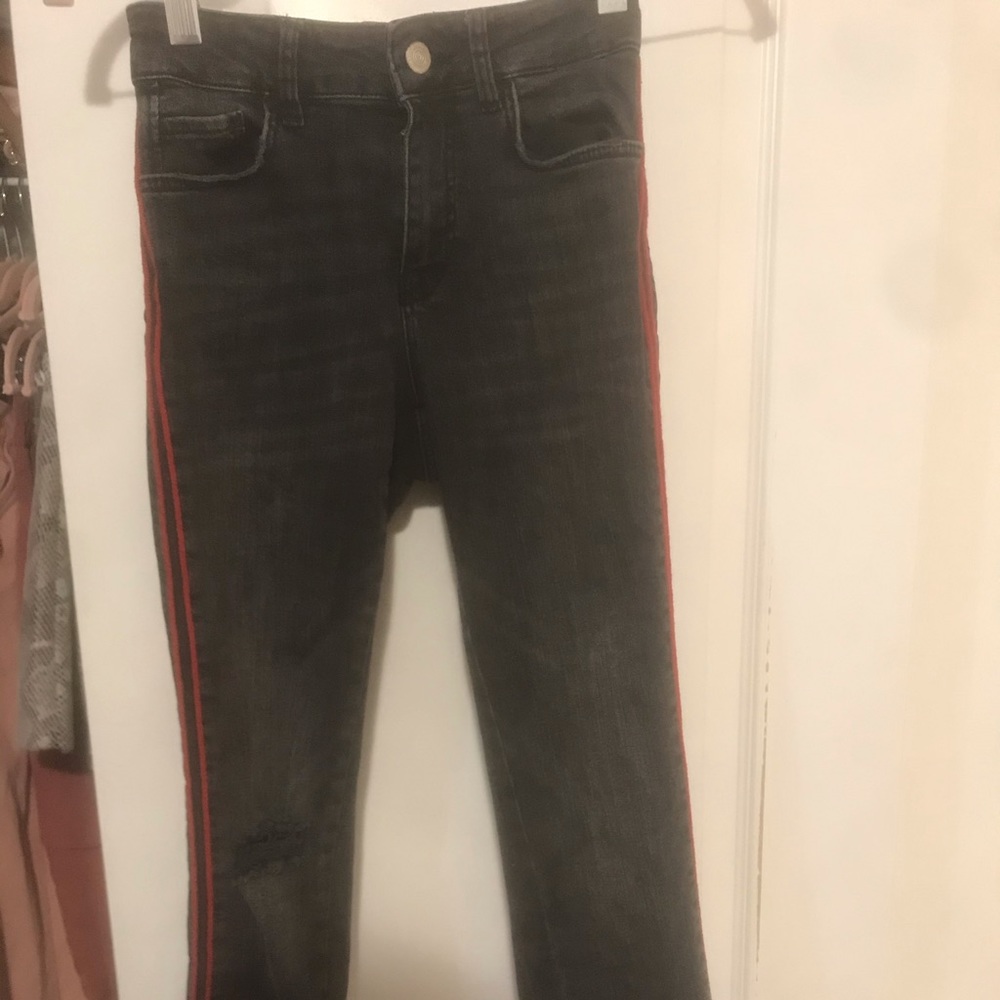 Great condition! Zara fitted jeans